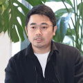 蓝羽：当初给您写信，您给他们回信的孩子们都已经长大了。